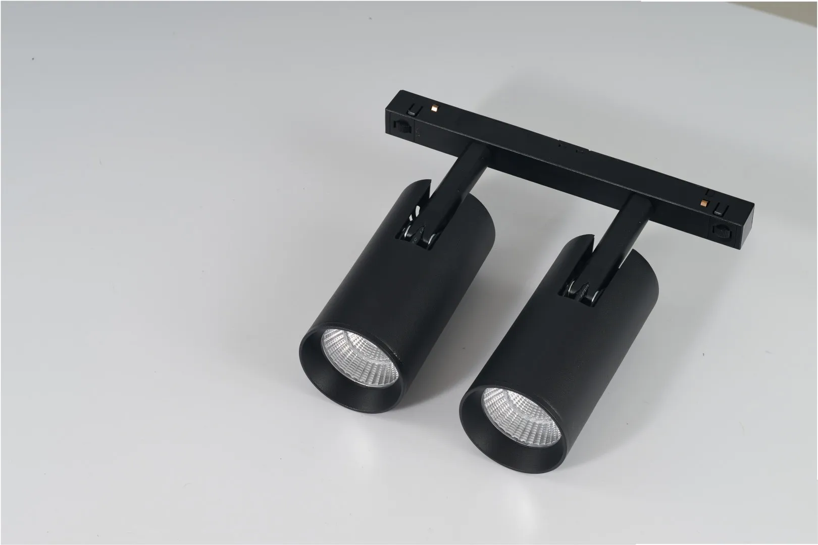 ALFA MAKITA 2 TRACK MAGNETIC 2x7W CCT BLUETOOTH BLACK